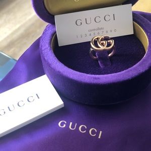 18kt gold Gucci 19mm GG running ring